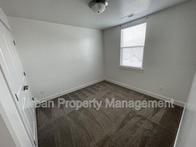 Building Photo - 16092 S Bodmin Way