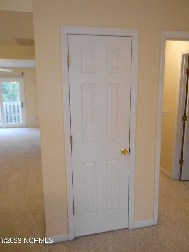 Building Photo - 3960 Winds Ridge Dr