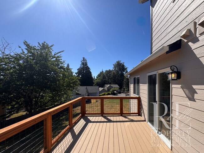 Building Photo - Immaculate Bremerton Home with Expansive Yard, Multiple Living Areas & Designer Kitchen