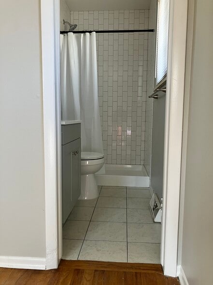 Master bath - 1312 Skyline Dr