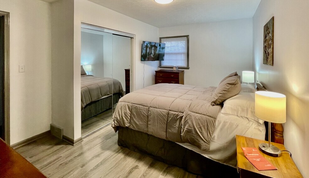 Building Photo - 145 Ridgeway Dr W