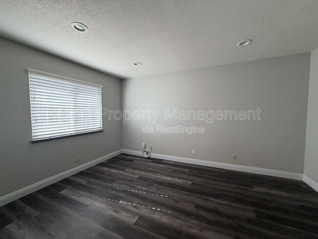 Building Photo - 15006 Tuscola Rd