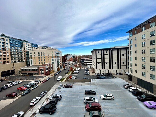 Building Photo - Beautiful 1-Bedroom Condo at Mountain Shadow Condominiums