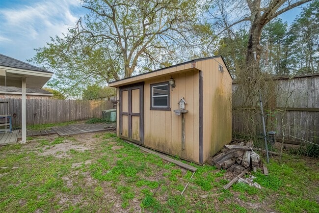 Building Photo - 10323 Emerald Pine Dr