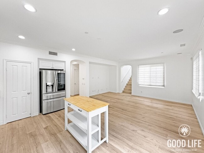 Building Photo - Highly Desired Irvine Living | 3-Bed, Office, Gated Community