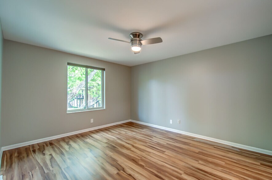 Building Photo - 3600 Hillsboro Pike