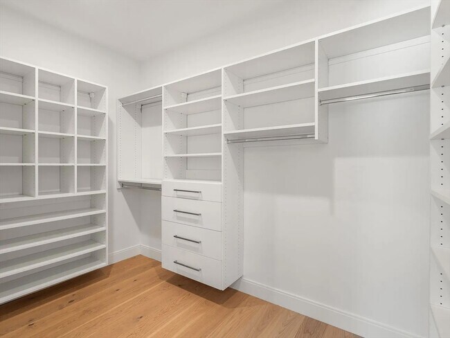 Building Photo - 114 Church St