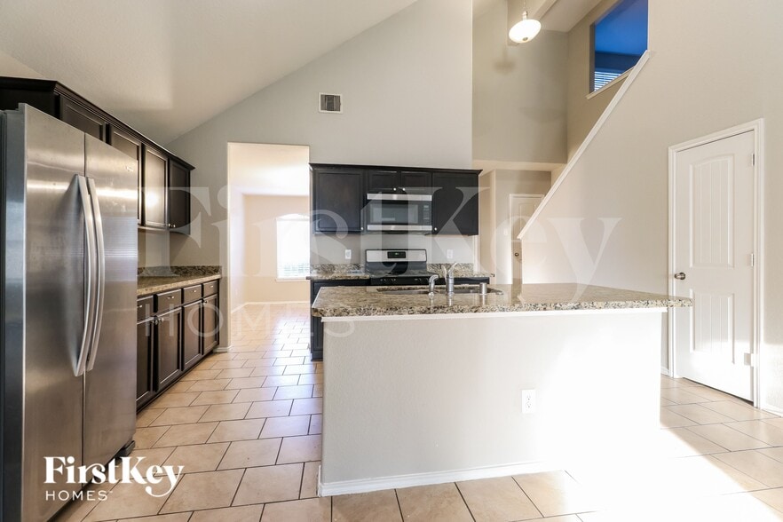Building Photo - 21699 Horseshoe Dr