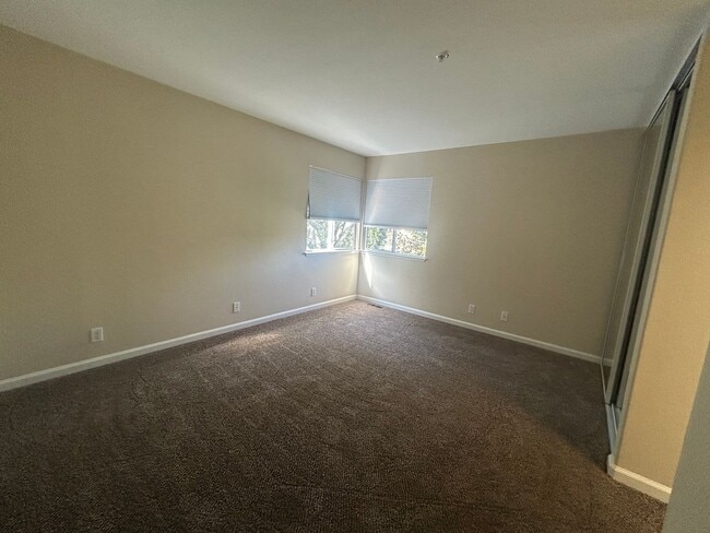 Building Photo - 142 Pine Canyon Rd