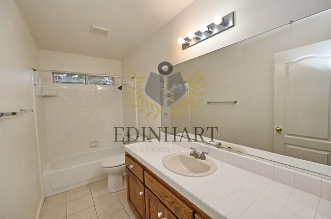 Building Photo - 2233 E Christopher Dr