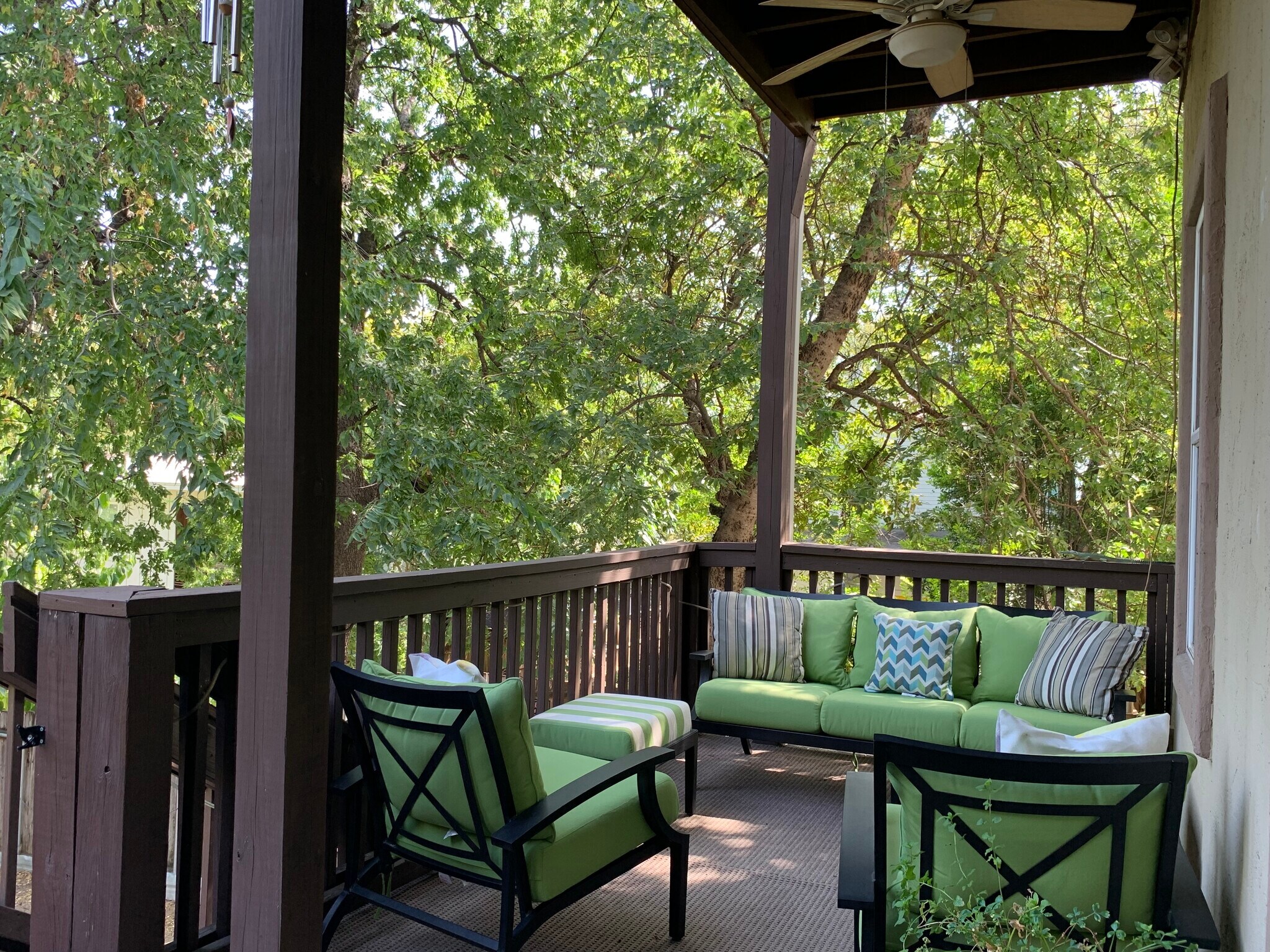 Common area. Sitting area in back yard. - 905 Prospect Ave