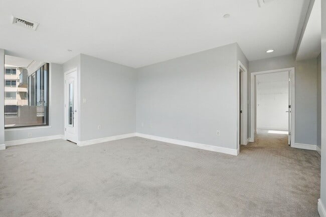 Building Photo - Welcome to Downtown Living with a view