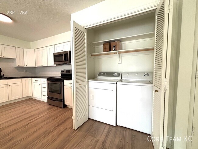 Building Photo - 2900 W 53rd St