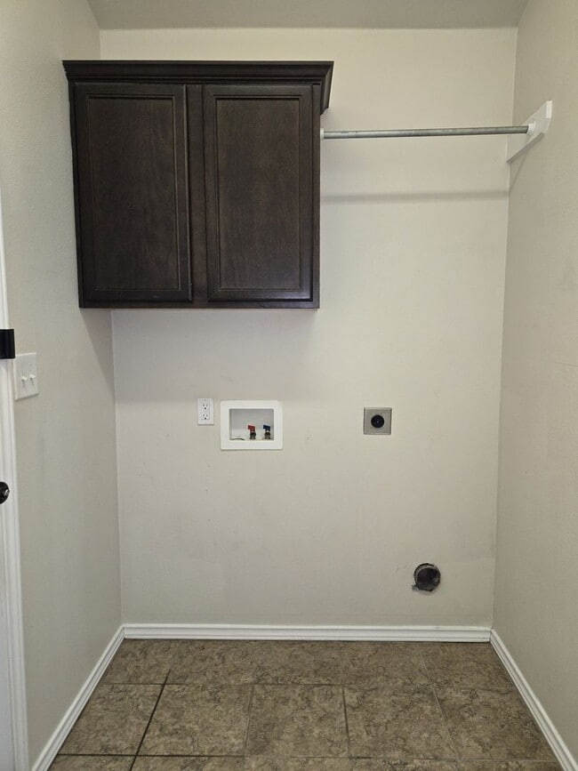 Building Photo - Beautiful 3/2/2 in Frenship ISD