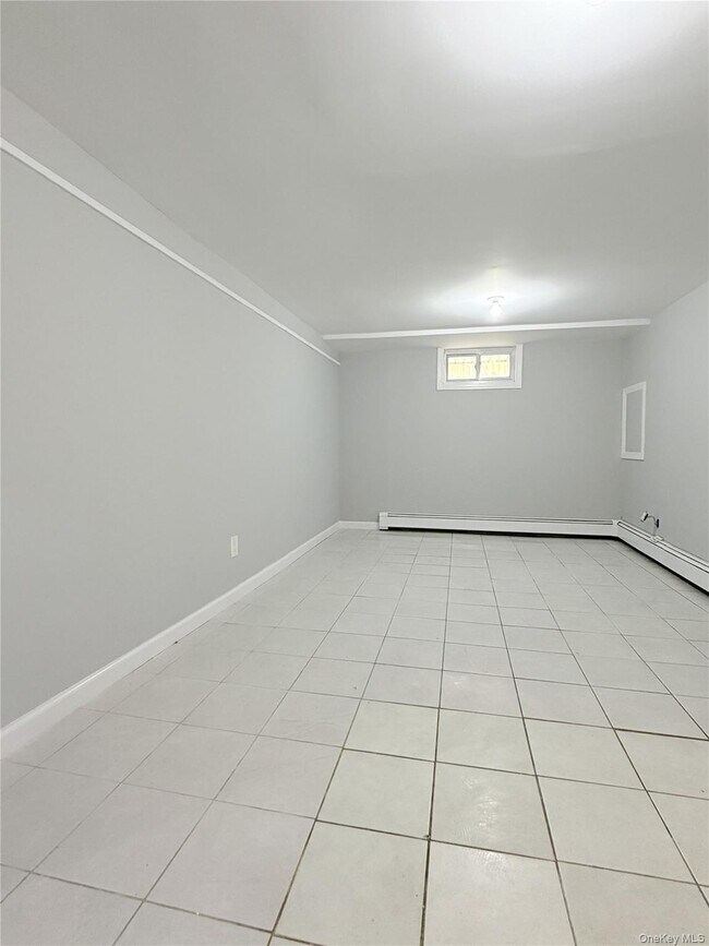 Building Photo - 14 Mastic Blvd