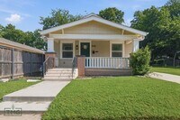 Building Photo - Move In Special! Lawn Care and Water Included! 3/1 Near TU!