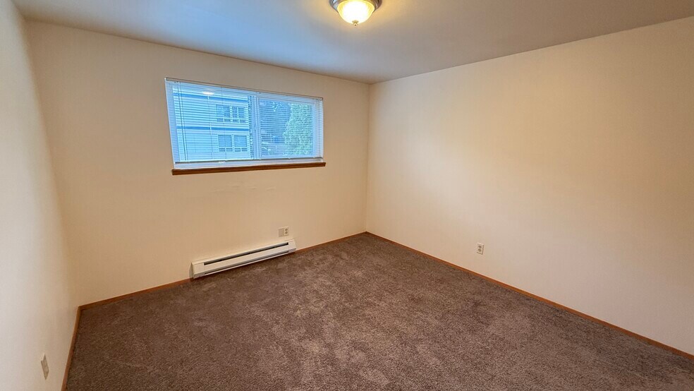 Building Photo - 1123 5th Ave S