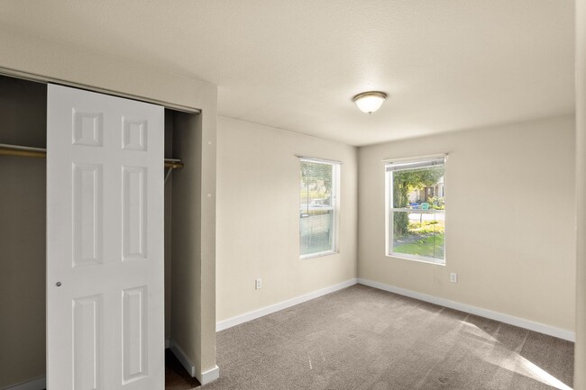 Building Photo - Single Family Ranch