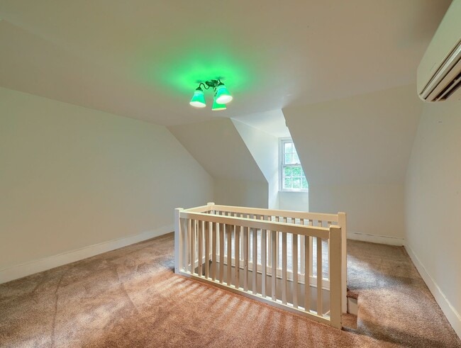 Building Photo - Spacious 3 Bedroom Single Family Home in the Capital District