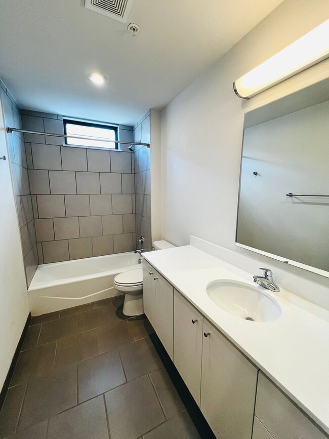 Building Photo - MOVE-IN SPECIAL: Open-Concept 2BD 2BA Cond...