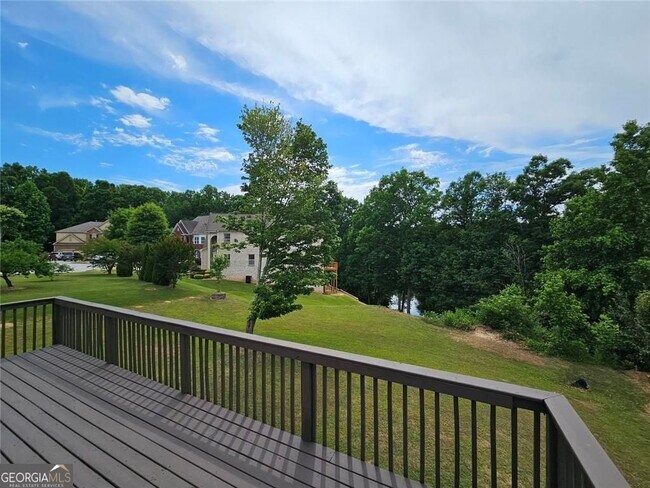 Building Photo - 3755 Long Lake Dr