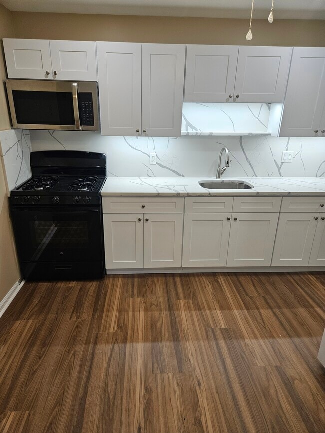 Building Photo - 17 Prospect St