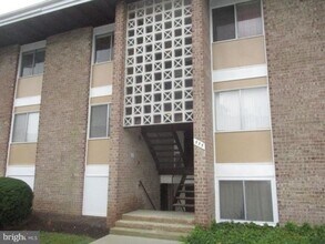 Building Photo - 555 Wilson Bridge Dr