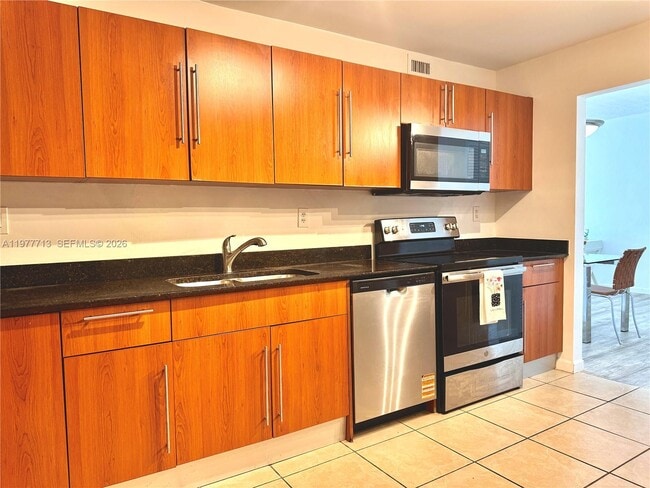 Building Photo - 3000 S Ocean Dr