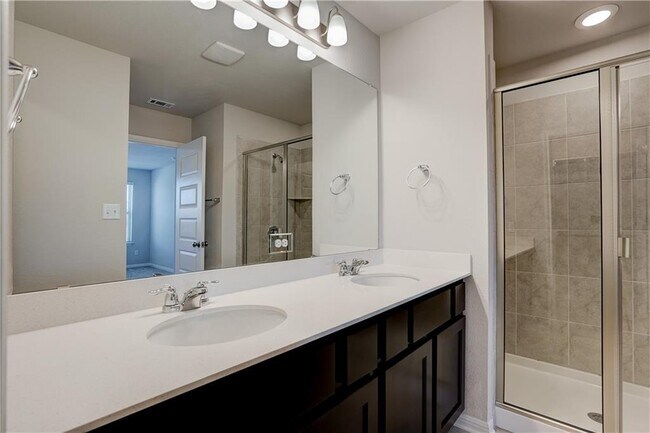 Building Photo - 1724 Artesian Spgs Xing