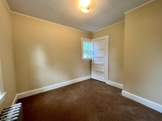 Building Photo - 57 9th Ave