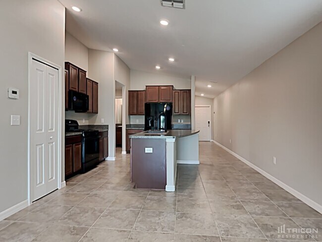 Building Photo - 5151 White Chicory Dr