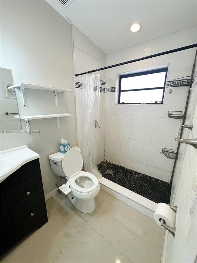 Building Photo - 313 Hendricks Isle