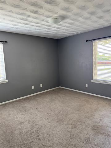 Building Photo - 700 Kindred Ln