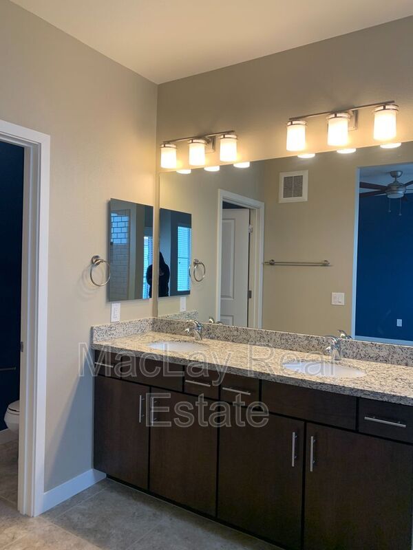Building Photo - 2511 W Queen Creek Rd