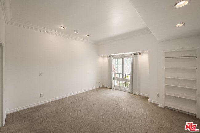 Building Photo - 129 Alta Ave