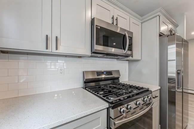 Building Photo - 260 Randolph Ave