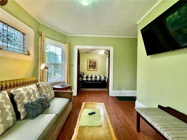 Building Photo - 1464 W Minnehaha Ave