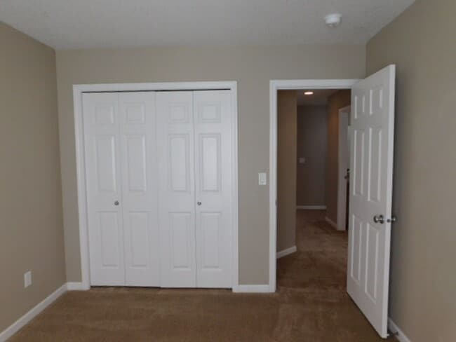 Building Photo - 3Bd/2Ba Single Story House - Available Soon!