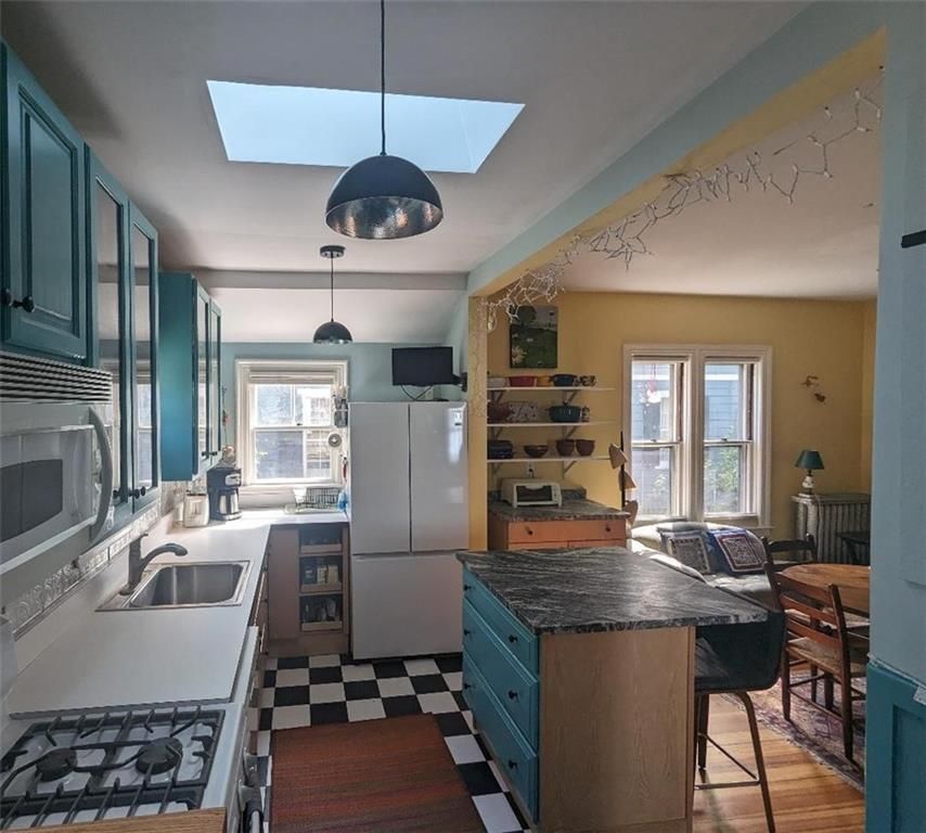 Building Photo - 99 Arnold St