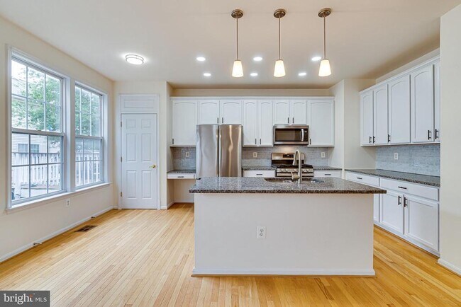 Building Photo - 4147 Presgraves Ct