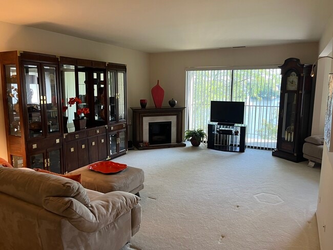 Building Photo - 2150 Valencia Dr