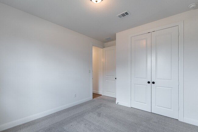 Building Photo - 16231 Sheridan River Trl