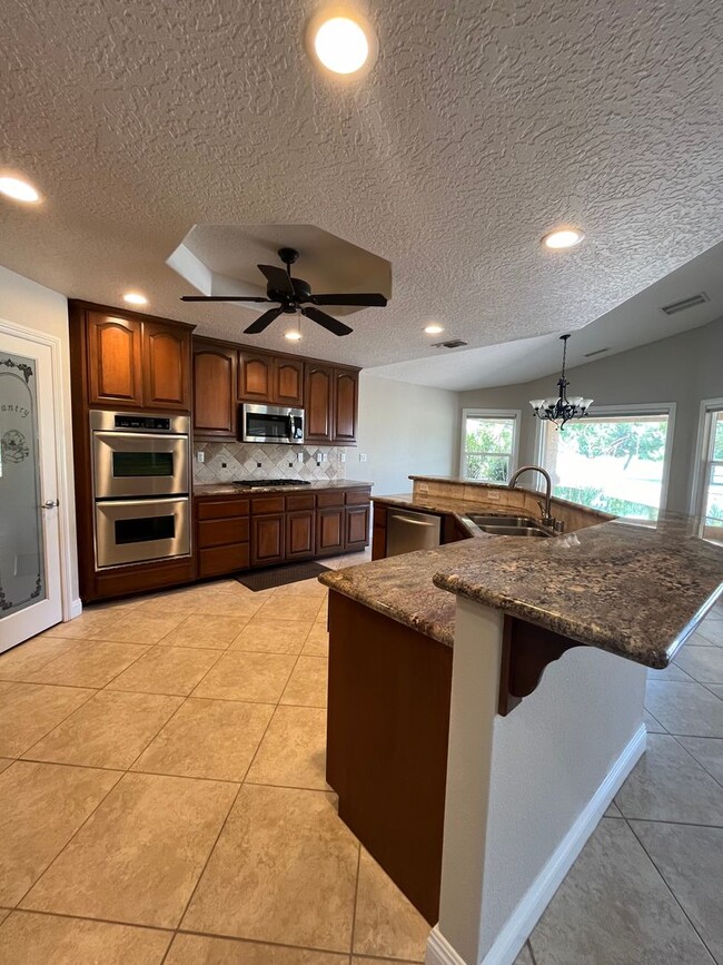 Building Photo - Golf course 3 Bedroom 2 Bath home in Helen...