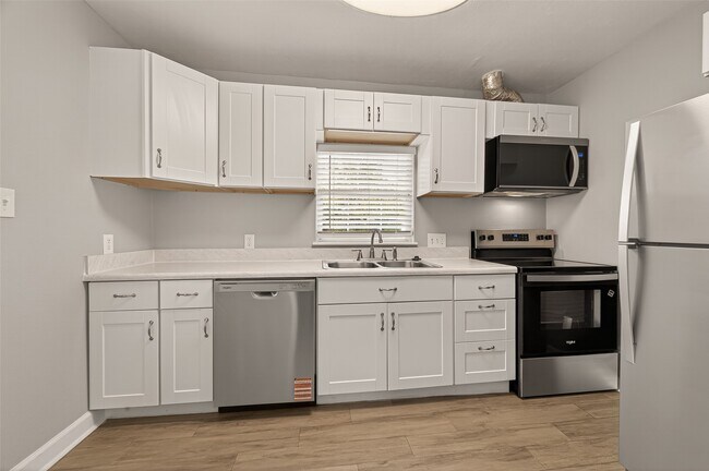 Building Photo - 6615 Kernel St