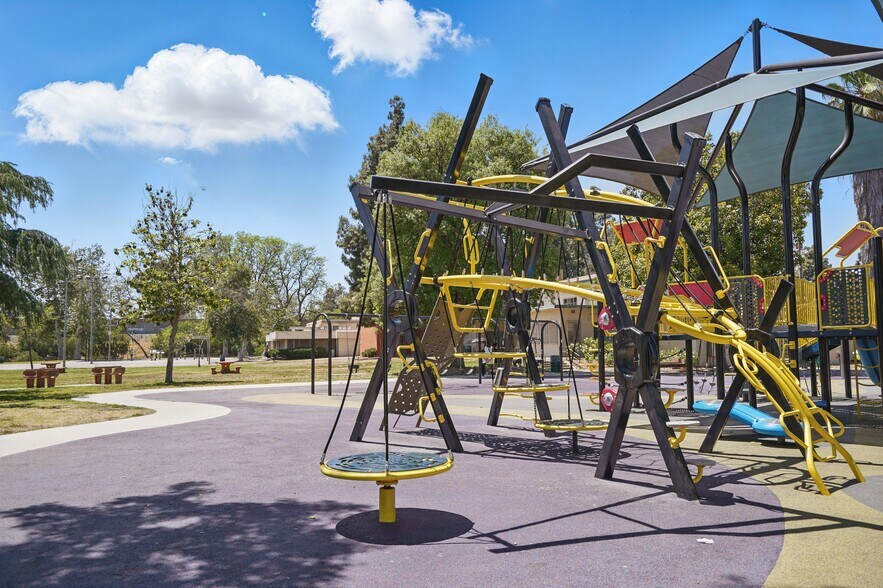 Building Photo - 6702 Saint Clair Ave