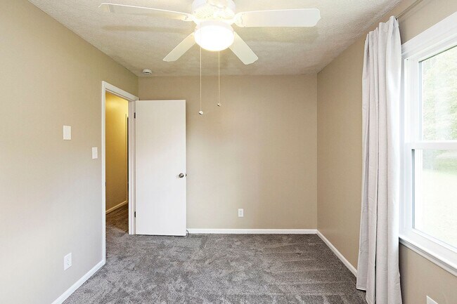 Building Photo - 930 Claudius Ct