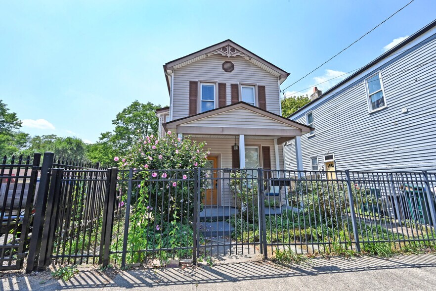 Building Photo - 3737 Eastern Ave