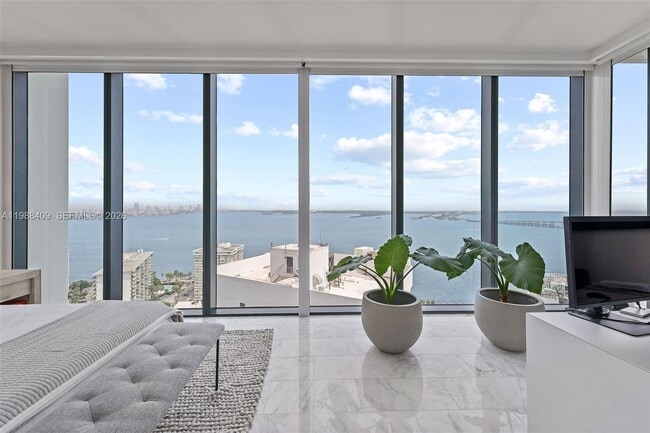 Building Photo - 1451 Brickell Ave