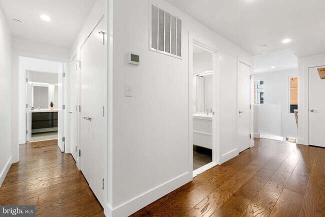 Building Photo - 2019 Blair St