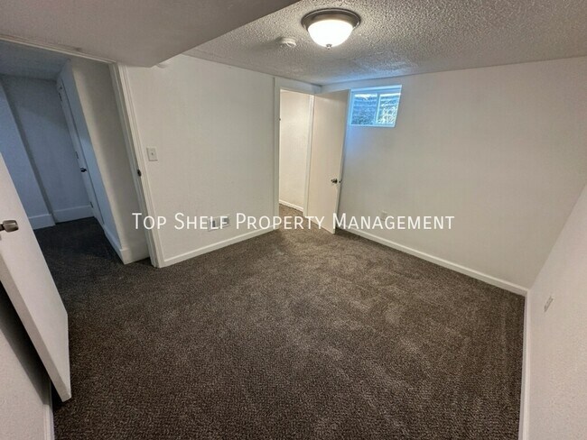 Building Photo - 3816 Clinton Ave